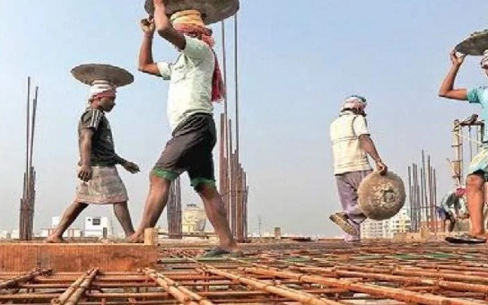निर्माण श्रमिकों को डीबीटी के माध्यम से लाभान्वित करने की प्रक्रिया में तेजी