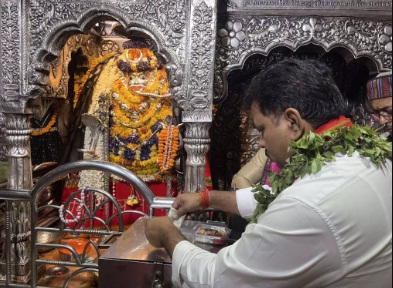 गृहमंत्री विजय शर्मा ने श्री काल भैरव मंदिर के दर्शन किए