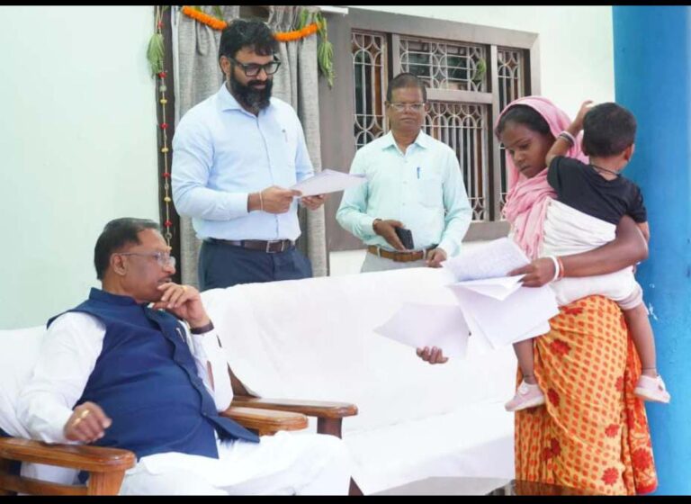 मुख्यमंत्री विष्णु देव साय ने बगिया में सुनी आम जनता की समस्याएं