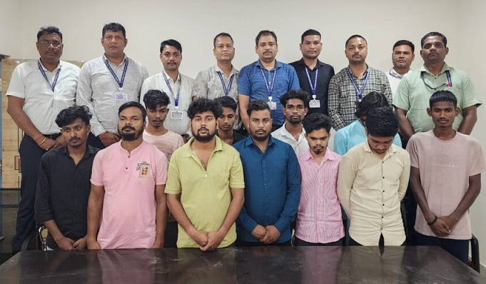 50 लाख से अधिक फॉलोवर वाली 262 फर्जी ID का पर्दाफाश, 11 गिरफ्तार: मैट्रिमोनियल फ्रॉड रैकेट का भंडाफोड़