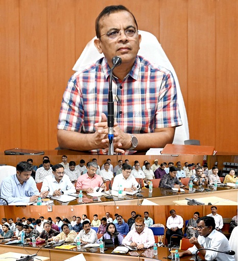 किसानों की सुविधा को दें सर्वाेच्च प्राथमिकता- कलेक्टर जन्मेजय महोबे