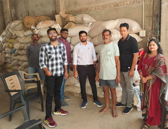 धान के अवैध भंडारण पर बड़ी कार्रवाई, संयुक्त टीम ने की छापामार कार्यवाही, 119 क्विंटल से अधिक धान जब्त