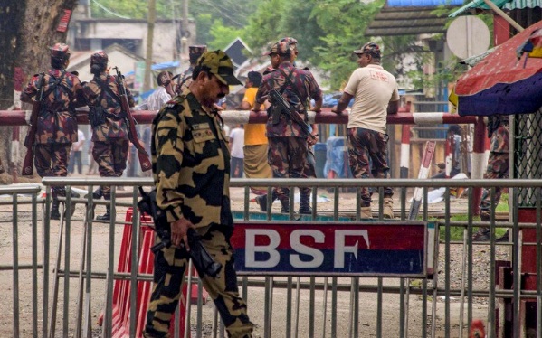 बांग्लादेश में गहराता मानवीय संकट; अस्तित्व की रक्षा के लिए हिंदुओं की भारत से ‘सीमा खोलने’ की पुकार