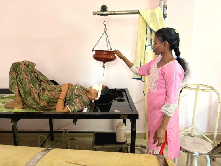 5 साल पुराने माइग्रेन से मुक्त हुईं सीमा , सेहत के साथ युवाओं को मिल रही मुख्यधारा की रोशनी