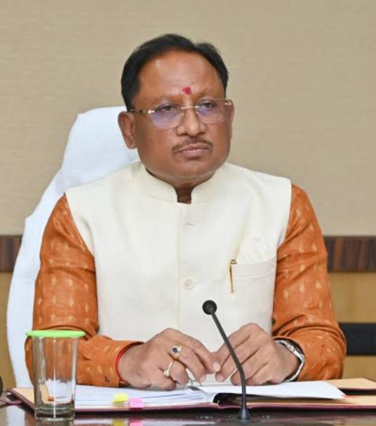 खाद गबन मामले में बड़ी कार्रवाई: प्रभारी शाखा प्रबंधक निलंबित