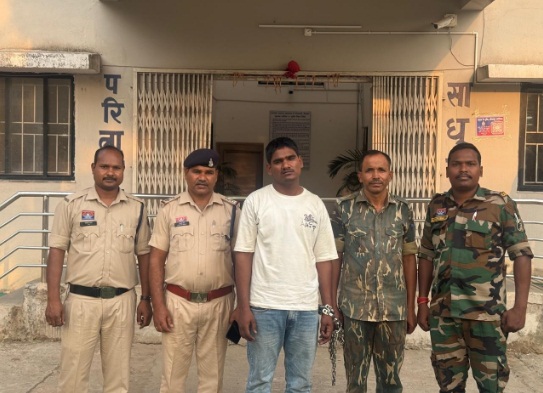 फर्जी निवास प्रमाण पत्र के खेल का पर्दाफाश: सीआरपीएफ का ‘कोबरा’ जवान जगदलपुर से गिरफ्तार