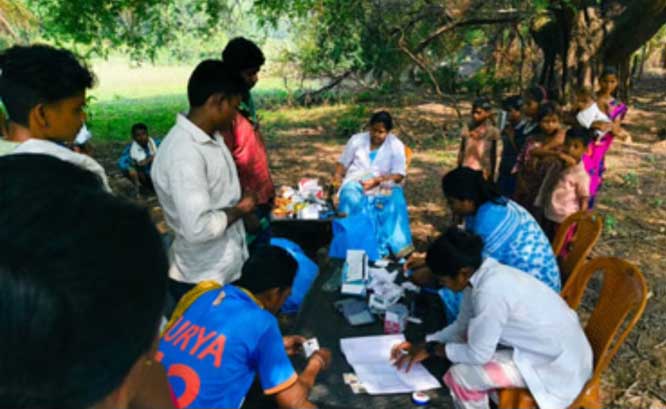 बीजापुर के दुर्गम ग्राम गमपुर में 771 ग्रामीणों का हुआ ‘यूनिवर्सल हेल्थ स्क्रीनिंग’ सर्वे, मौके पर ही शुरू हुआ इलाज