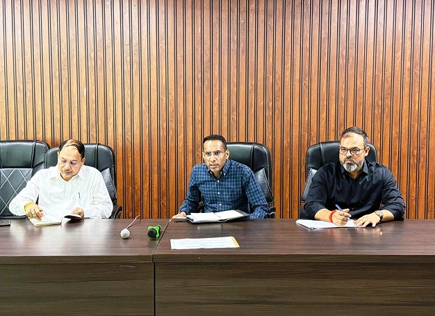 बेहतर विभागीय समन्वय से कार्यों में लाएं तेजी : सचिव मुकेश बंसल