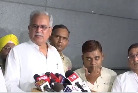अधिकारियों को गाली देकर जनता को बहला रहे मंत्री, जनता को रिज़ल्ट चाहिए, रील नहीं- भूपेश बघेल