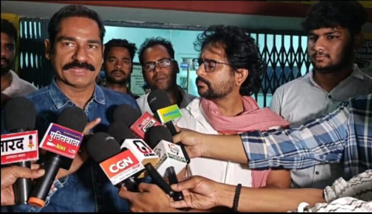 पत्रकार सुजीत यादव से , तेलीबांधा पुलिस पर मारपीट और बदसलूकी के आरोप