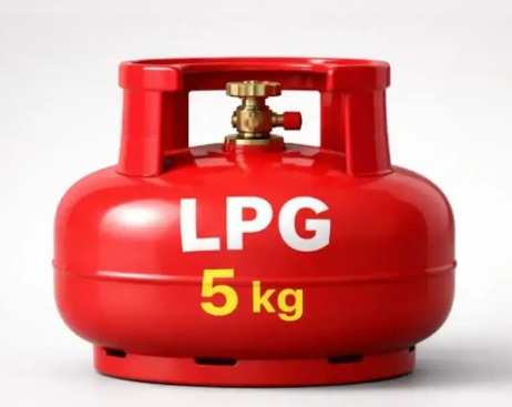 एलपीजी सिलेंडर की कीमतों में भारी उछाल: कमर्शियल और 5KG सिलेंडर हुए महंगे, घरेलू उपभोक्ताओं को राहत