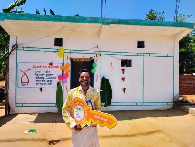 जब सपनों को मिला अपना पता: प्रधानमंत्री आवास योजना ने चन्द्रदेव के जीवन में भरी खुशियों की नई रोशनी’