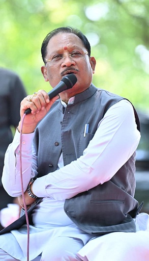 सुशासन तिहार में मुख्यमंत्री विष्णुदेव साय पहुंचे बीजापुर के सुदूर गांव कोण्डापल्ली : चौपाल में सुनीं ग्रामीणों की समस्याएं