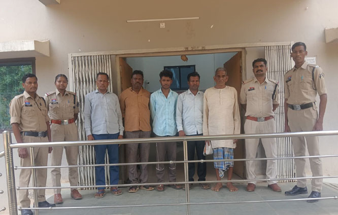 धान-मक्का खरीदार से मारपीट कर ₹2000 लूटने वाले 5 आरोपी गिरफ्तार, वारदात में इस्तेमाल नेक्सन कार जब्त