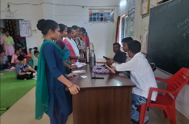 बीजापुर में मुख्यधारा में लौटे युवाओं को मिला स्वास्थ्य कवच: विशेष शिविर में बने 89 आयुष्मान कार्ड