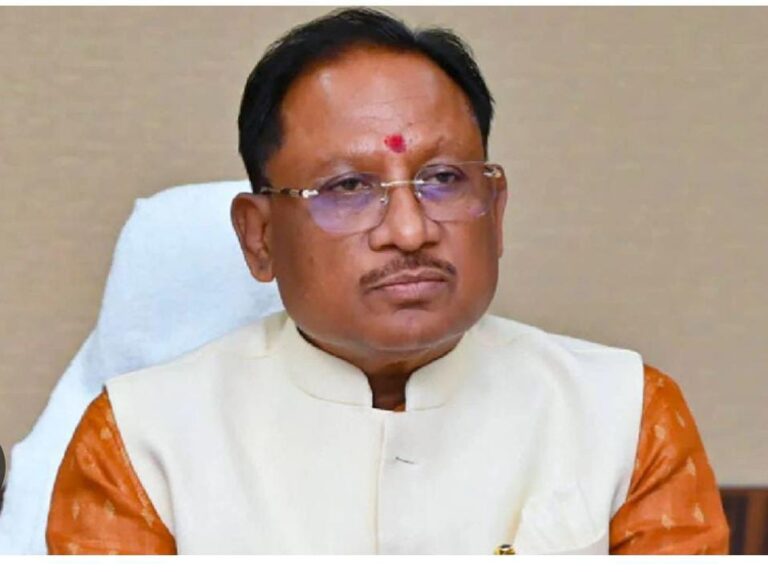 मुख्यमंत्री विष्णुदेव साय ने अंतरराष्ट्रीय लोक कलाकार विक्रम यादव के उपचार के दिए निर्देश