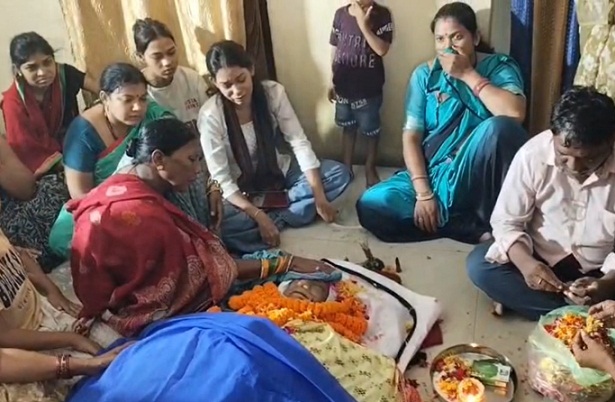 छत्तीसगढ़ में शोक की लहर: डॉ. तीजन बाई का पार्थिव शरीर पहुंचा पैतृक गांव गनियारी, राजकीय सम्मान के साथ दी जाएगी अंतिम विदाई