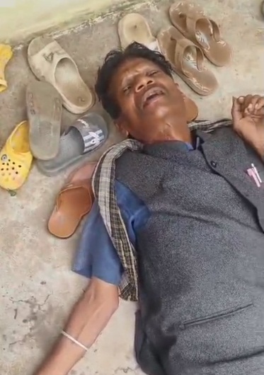 शिक्षा व्यवस्था शर्मसार- नशे में हेडमास्टर ने स्कूल के बाहर जमीन पर लेटकर की गाली-गलौज