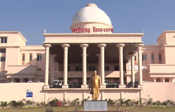 विधानसभा घेरने निकले शिक्षक, आवागमन प्रभावित