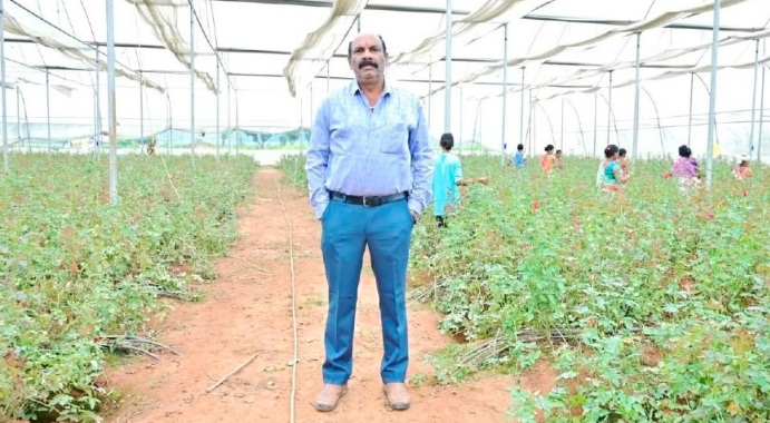 गुलाब की खुशबू से महकी किसान विकास कुमार की किस्मत