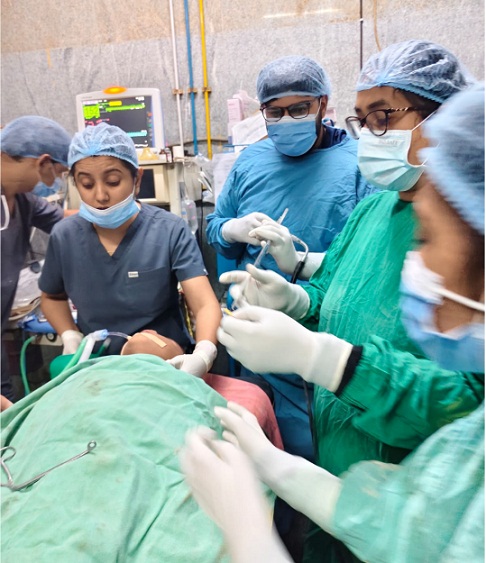 सिम्स बिलासपुर में डॉक्टरों का कमाल: 6 साल के मासूम की अन्ननली से निकाला सिक्का, टीम वर्क ने बचाई जान