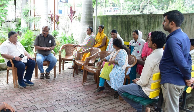 जनदर्शन में मंत्री राजेश अग्रवाल ने सुनीं लोगों की समस्याएं, त्वरित समाधान के दिए निर्देश
