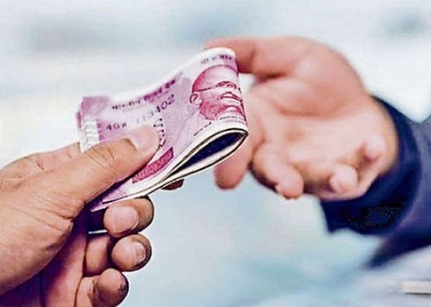 10 हजार की रिश्वत लेते जगदलपुर में महिला आरक्षक रंगे हाथ गिरफ्तार