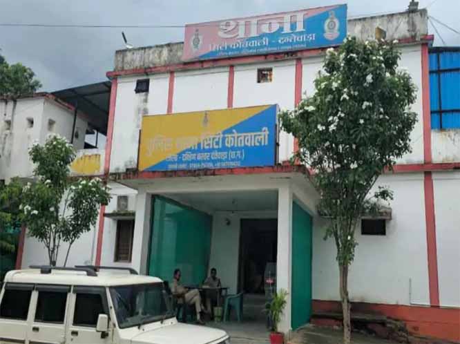 पत्नी का गला काटकर हत्या करने वाला पति गिरफ्तार