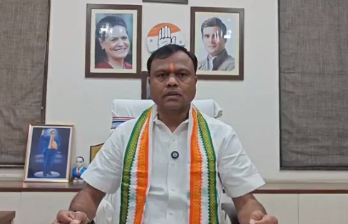 केंद्रीय शिक्षा मंत्री के इस्तीफे पर गरमाई सियासत: दीपक बैज का पीएम पर बड़ा हमला- ‘कुर्सी बचाने के लिए बलि का बकरा बने धर्मेंद्र प्रधान’