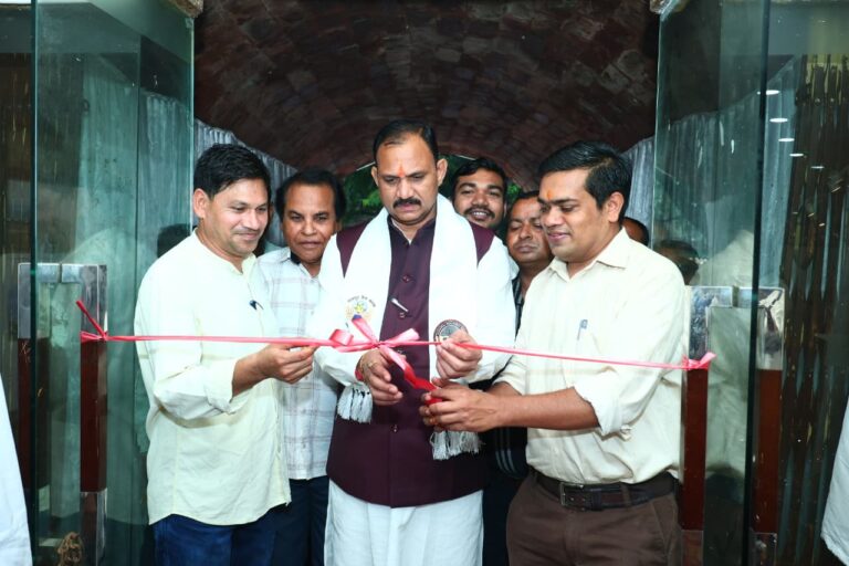 रायपुर प्रेस क्लब में विश्व फोटोग्राफी दिवस पर तीन दिवसीय फोटो प्रदर्शनी का शुभारंभ
