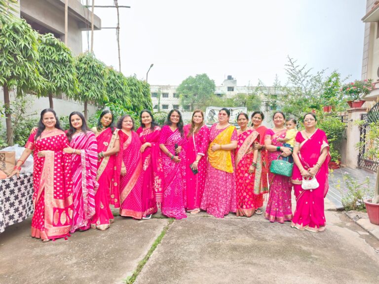 ग्रीन पैराडाइज में अनोखे अंदाज में सजा सावन महोत्सव, ‘मिसेज ग्रीन पैराडाइज’ बनीं गीता सिंह