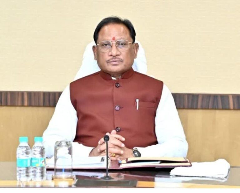 मुख्यमंत्री विष्णु देव साय के निर्देश पर ब्लू वाटर दुर्घटना में डूबे युवा की खोज के लिए विशाखापट्टनम से आयेगा भारतीय नौसेना का विशेष गोताखोर दल