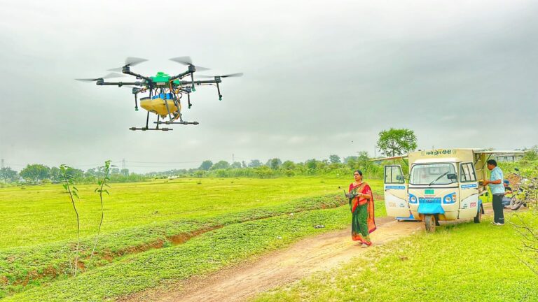 ड्रोन के पंखों से आत्मनिर्भरता की उड़ान, ‘विष्णु भैया’ की योजनाओं से हेमलता बनीं ड्रोन दीदी