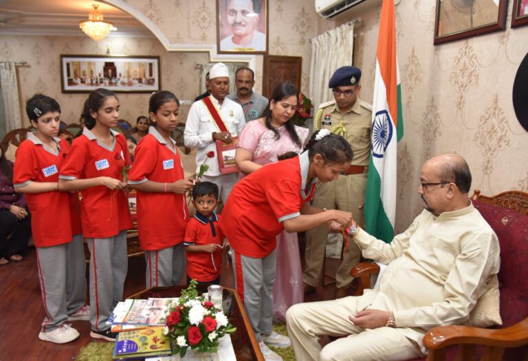 लोक भवन में गूंजा अपनत्व का संदेश, दिव्यांग बच्चों ने राज्यपाल रमेन डेका को बांधा रक्षा सूत्र