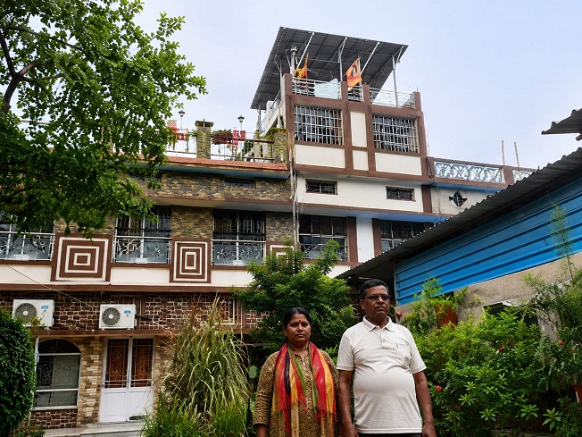 प्रधानमंत्री सूर्यघर योजना से अशोक साहू के घर की छत बनी कमाई और बचत का जरिया