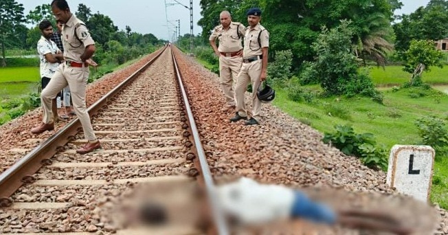 बालोद में रेल ट्रैक पर दर्दनाक हादसा: छिंदगांव के 65 वर्षीय बुजुर्ग की ट्रेन से कटकर मौत, सिर धड़ से अलग