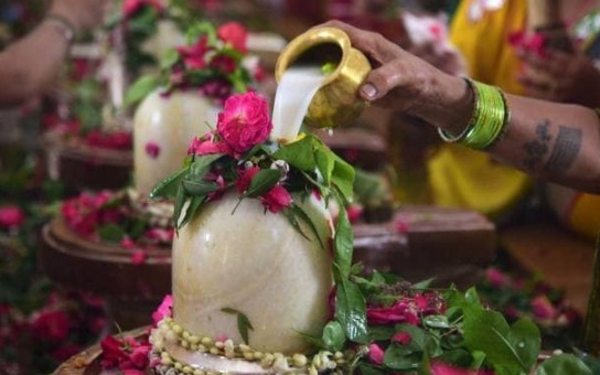 सावन के दूसरे सोमवार पर छत्तीसगढ़ में उमड़ा आस्था का महासैलाब: प्रदोष व्रत के दुर्लभ संयोग में लाखों श्रद्धालुओं ने किया जलाभिषेक
