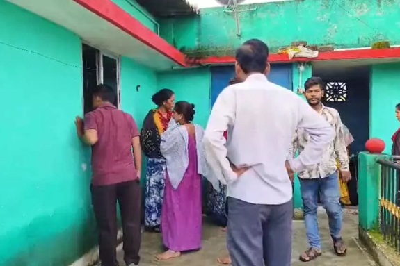 बिलासपुर में दंपत्ति ने फांसी लगाकर की खुदकुशी: दो मासूम अनाथ