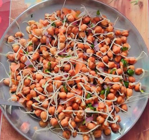 वर्कआउट के बाद खाएं अंकुरित चने, मिलेंगे कई बेहतरीन फायदे; जानें तैयार करने की आसान विधि