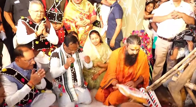 मुख्यमंत्री निवास में लोकसंस्कृति की अनूठी छटा: ‘हरेली’ पर जीवंत हुआ छत्तीसगढ़ी गांव, धान का कटोरा साजा परंपराओं के रंग में