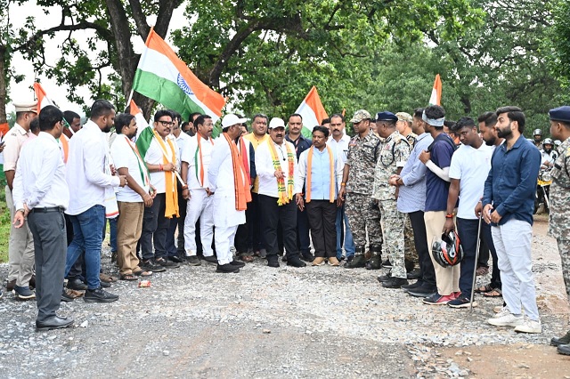 श्यामगिरी में शहीद पूर्व विधायक स्व. भीमा मंडावी को उप मुख्यमंत्री विजय शर्मा और वन मंत्री केदार कश्यप ने दी श्रद्धांजलि