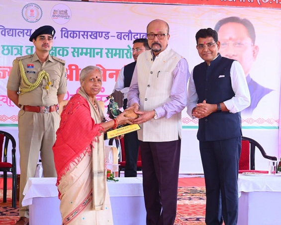 लक्ष्य हासिल करने के लिए जुनून जगाएं और मेहनत करें: राज्यपाल रमेन डेका
