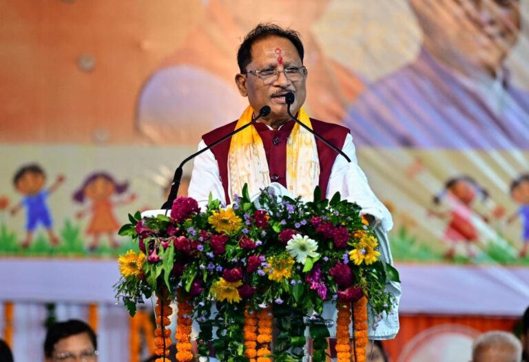 सेवा और समर्पण से ही सशक्त समाज का निर्माण : मुख्यमंत्री विष्णु देव साय