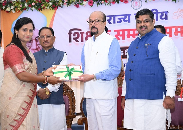AI के युग में शिक्षक बनें विद्यार्थियों के मार्गदर्शक, तकनीक के विवेकपूर्ण उपयोग की दें सीख : राज्यपाल डेका