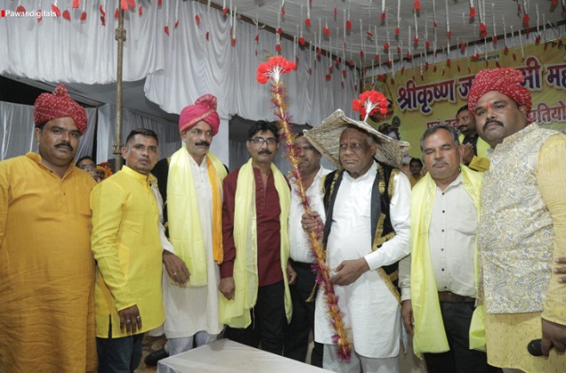 शोभायात्रा मटका फोड़ में उमड़े यदुवंशी, कृष्णमय हुआ शहर