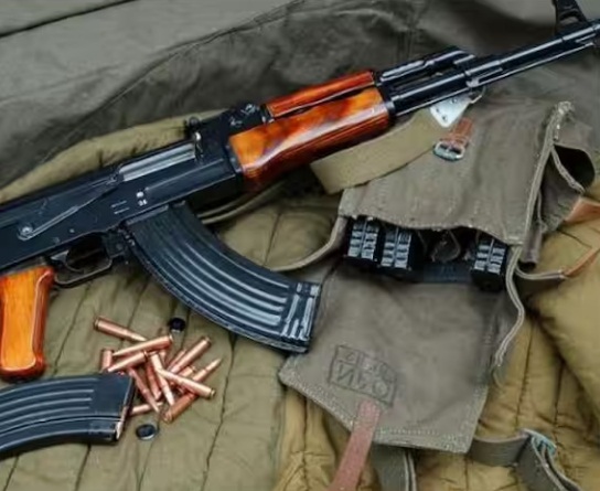 राइफल सफाई के दौरान दर्दनाक हादसा: CISF कैंप में AK-47 से चलीं 2 गोलियां, प्रधान आरक्षक की मौत; FSL जांच शुरू