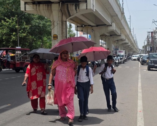 छत्तीसगढ़ में गर्मी-उमस से बेहाल लोग: 19 सितंबर से बदलेगा मौसम का मिजाज, इन जिलों में आकाशीय बिजली और बारिश का यलो अलर्ट