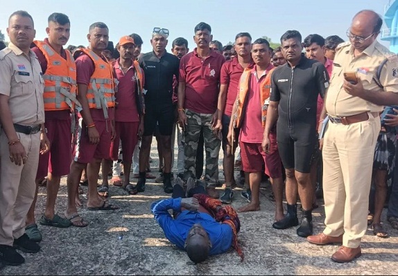 खारून नदी के तेज बहाव में बही बाइक, ओदरागहन एनीकेट पर दर्दनाक हादसे में तर्रागोंदी के युवक की मौत