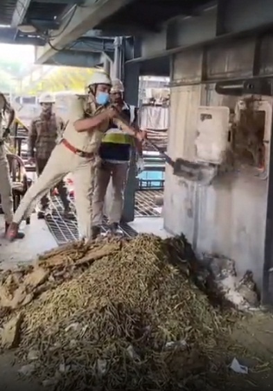 रायपुर में नशे के खिलाफ बड़ी कार्रवाई: पुलिस ने इंडस्ट्रियल फर्नेस में भस्म किया ₹2.15 करोड़ का गांजा