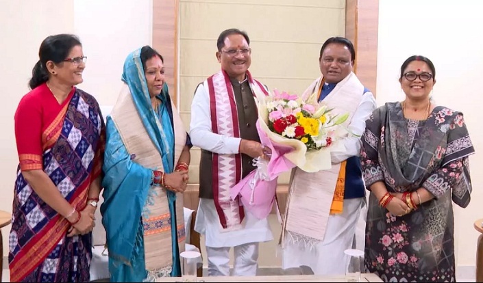 CM विष्णु देव साय ने भुवनेश्वर में मुख्यमंत्री मोहन चरण माझी से की शिष्टाचार भेंट